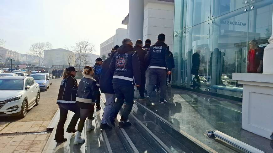 Düzce'de uyuşturucu kullananlara yönelik operasyon; 20 gözaltı