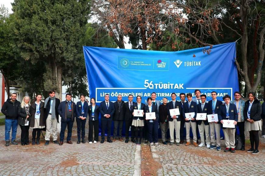 Özel Ege Lisesi 56. TÜBİTAK Lise Öğrencileri Araştırma Projeleri Yarışması İzmir Bölge Sergisi'nde 4 derece elde etti