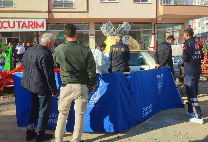 Otomobille giderken husumetlisinin silahlı saldırısında öldü