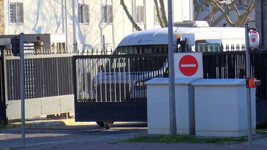 İstanbul- Esenyurt'ta eski eşi tarafından öldürülen kadının cenazesi Adli Tıp Kurumundan alındı