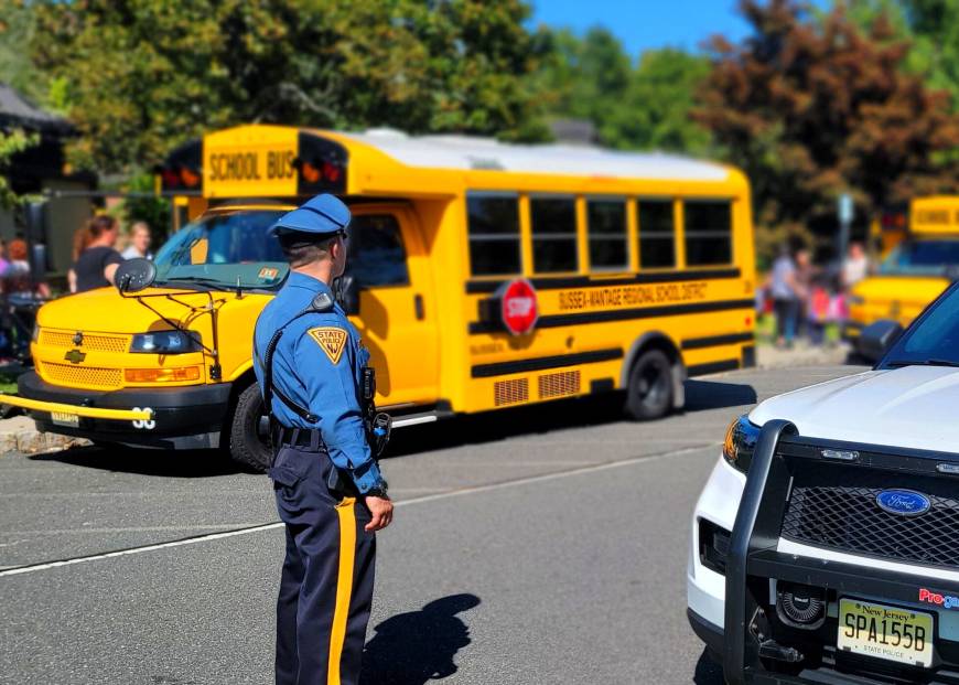 ABD'nin New Jersey eyaletinde okul otobüsünün devrilmesi sonucu 15 kişi yaralandı