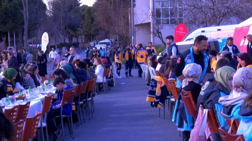 İstanbul - İstanbul’da görevli acil sağlık çalışanları iftarda buluştu 