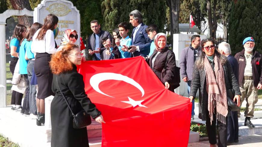 İstanbul - Şair Mehmet Akif Ersoy mezarı başında anıldı 