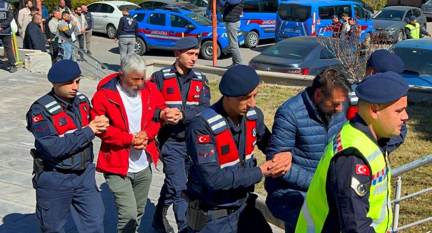 Niğde'de mumya satmaya çalışan şüpheliler adliyede