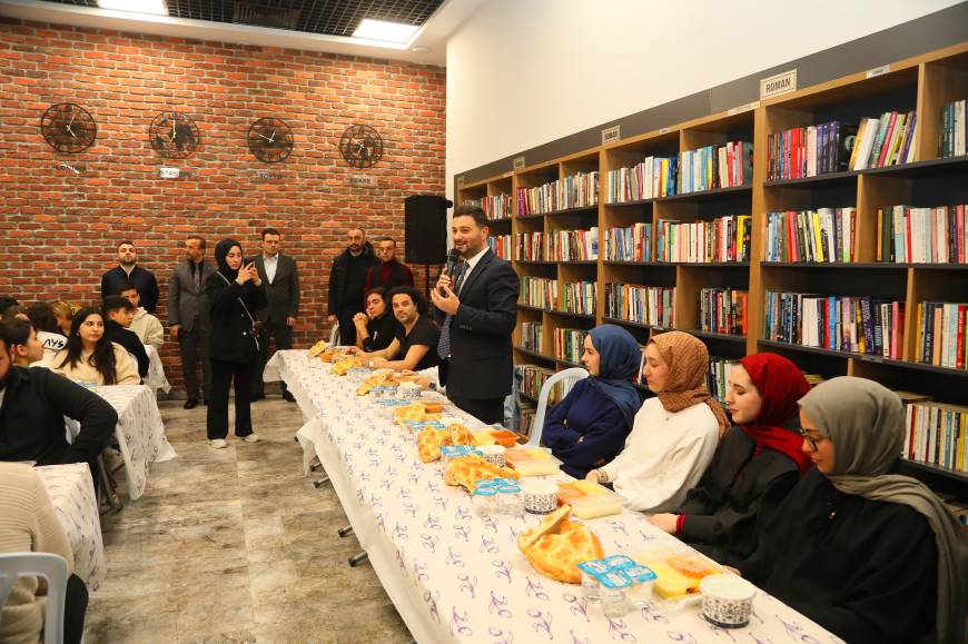 Kağıthane Belediyesi’nden gençlere özel iftar programı