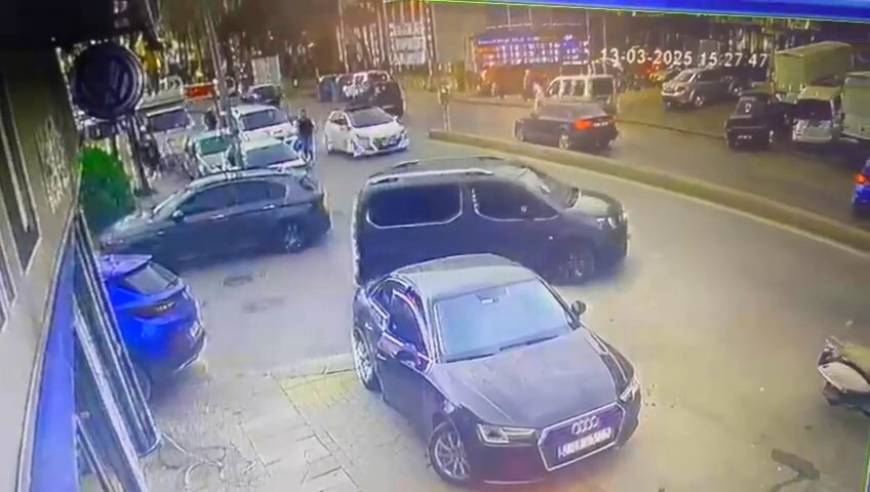 İstanbul - Esenler’de 6 araç 1 motosikletin karıştığı zincirleme kaza: 2 yaralı