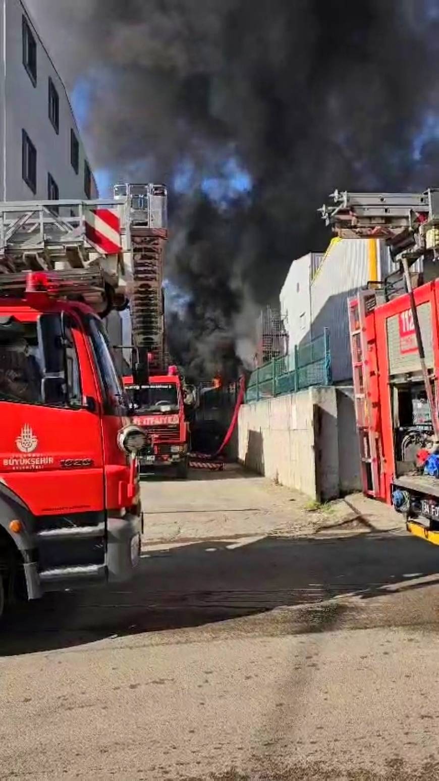 İstanbul - Tuzla'da fabrikada yangın-1