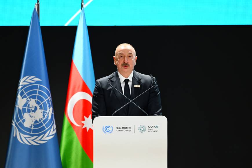 Aliyev, Azerbaycan'ın D-8'e üyeliğini onayladı