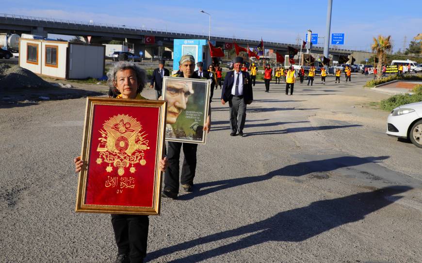 Çanakkale'ye yürüyen '57'nci Alay' korteji, Edirne'ye ulaştı