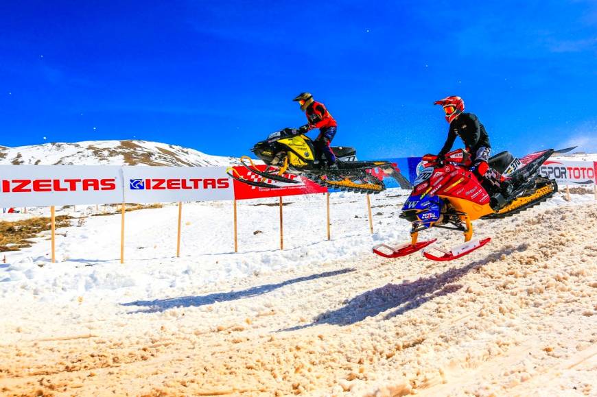 Erciyes’te düzenlenen Dünya Kar Motosikleti Şampiyonası’nda finalistler belli oldu