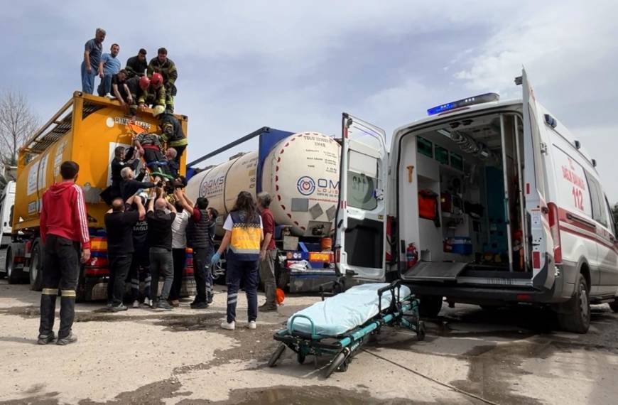 Temizlik yaparken boş kimyasal tankının içine düştü