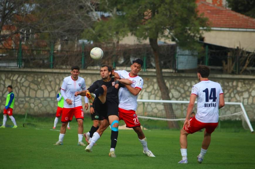 1923 Mustafakemalpaşaspor - Ayvalıkgücü Belediyespor: 1-1