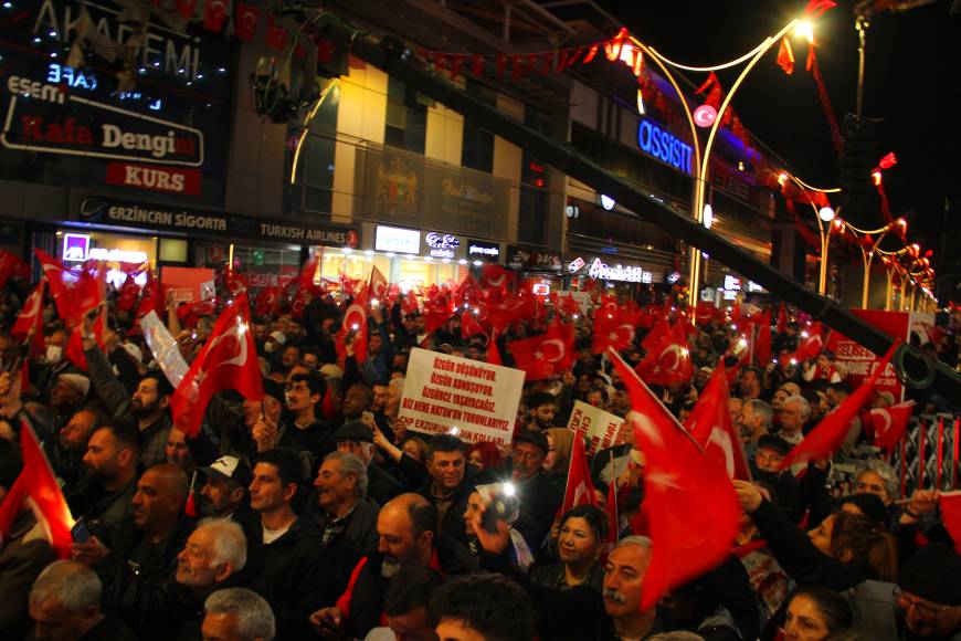 İmamoğlu: Ramazan ayının bereketi yolculuğumuzun üzerine güneş gibi doğsun