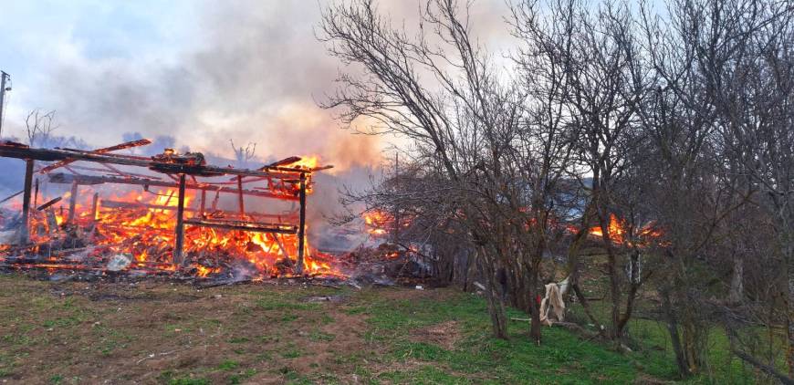 Kastamonu'da korkutan yangın: 3 ev, 6 ahır, 9 samanlık ve 2 ambar kullanılamaz hale geldi