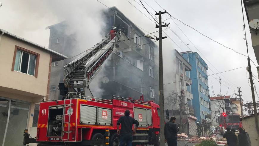 Tekirdağ’da 4 katlı binada doğal gaz kaynaklı patlama: 2 yaralı