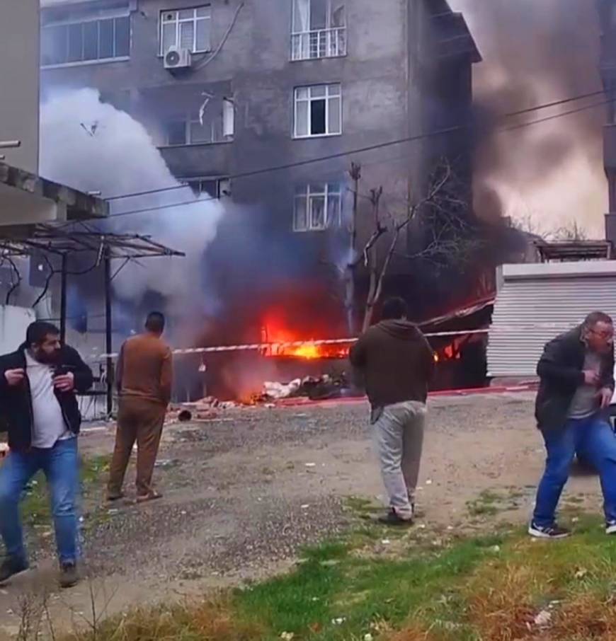 Tekirdağ’da 4 katlı binada doğal gaz kaynaklı patlama: 2 yaralı (3)