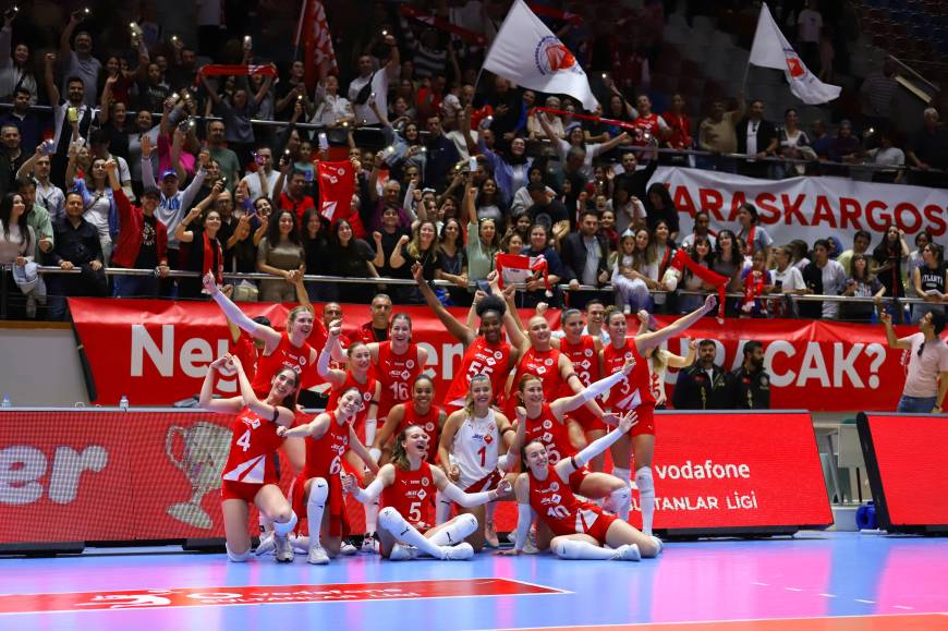 Aras Kargo Kadın Voleybol Takımı, Sultanlar Ligi’ne ‘Devam’ dedi