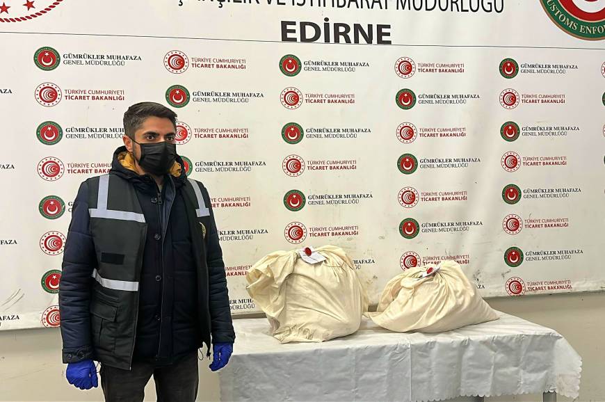 Kapıkule'de TIR'da 44 kilo uyuşturucu ele geçirildi