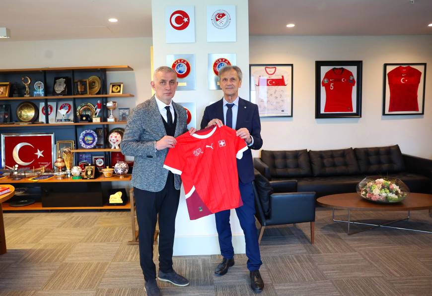 İsviçre Futbol Federasyonu Başkanı Blanc, Hacıosmanoğlu'nu makamında ziyaret etti