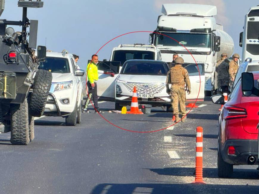 Önünü kestikleri cipin sürücüsünü tabancayla başından vurdular