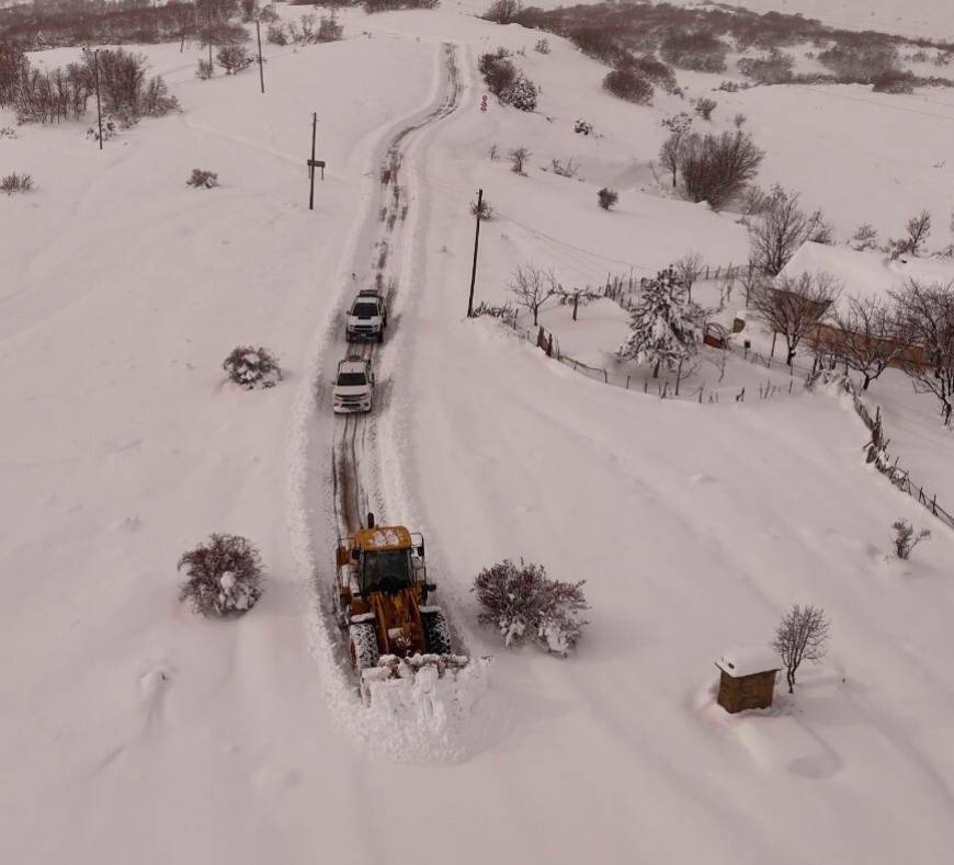 Erzincan'da 524 köy yolu kardan kapalı