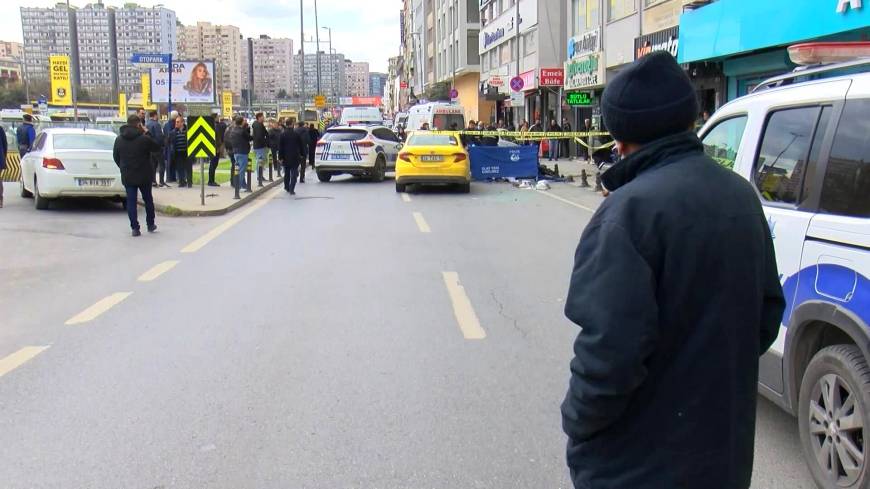 İstanbul - Bahçelievler'de taksiye binmek isteyen kadına motosiklet çarptı: 1 ölü 1 yaralı 