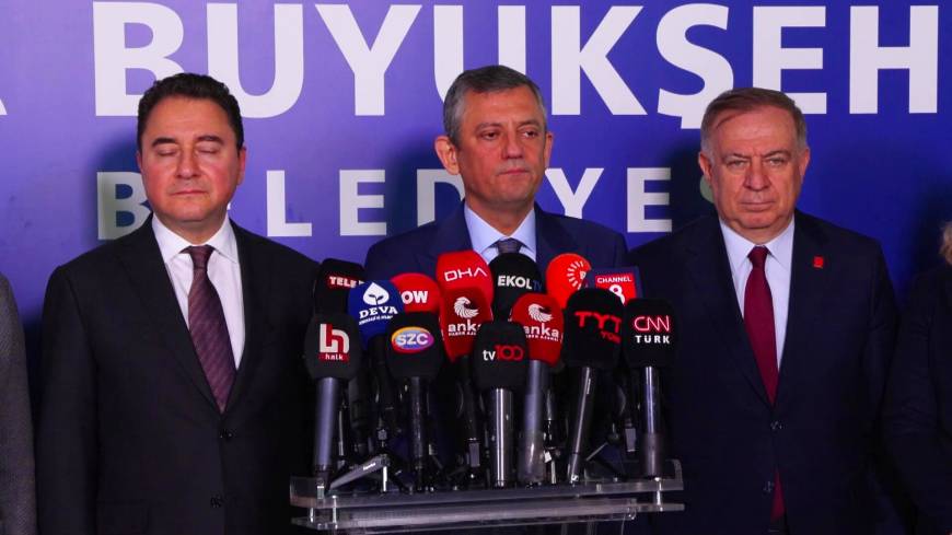 İstanbul- DEVA Partisi Genel Başkanı Ali Babacan’dan, İBB binasına ziyaret