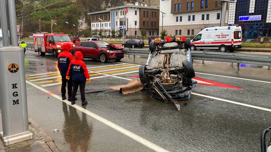 Rize'de otomobilin cipe çarpıp, takla attığı kazada 1 kişi öldü