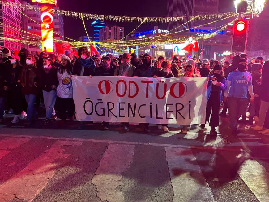 Ankara'da polis ile göstericiler arasında 'İmamoğlu' arbedesi; gözaltılar var