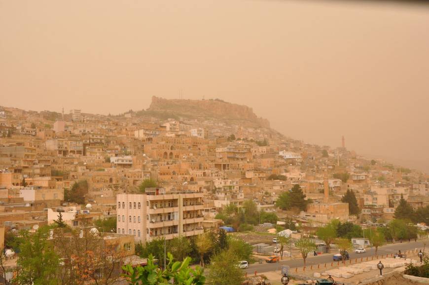 Mardin'de toz taşınımı, araçlar tozla kaplandı (3) 