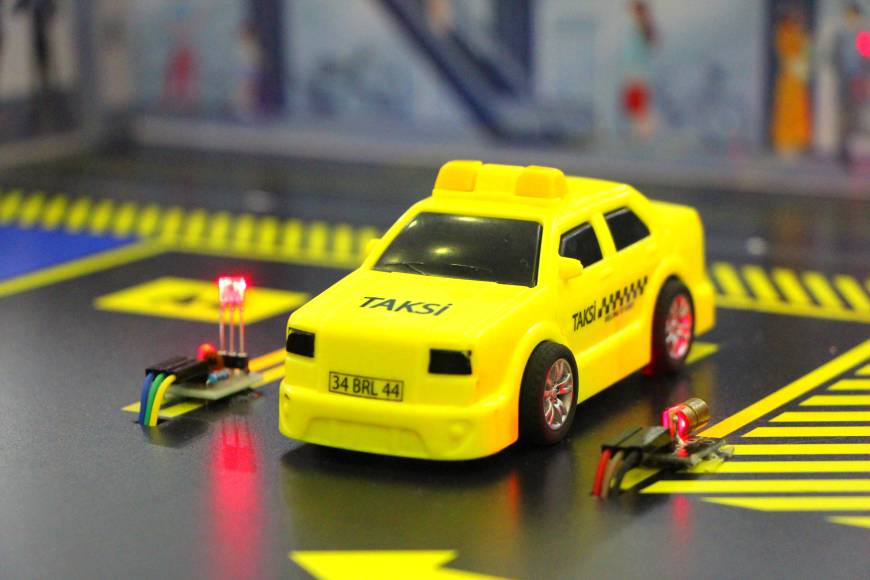 Ortaokul öğrencisinden hatalı parka ‘lazerli’ çözüm