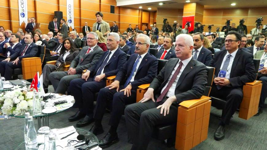 İstanbul - Bakan Bolat ve Bakan Uraloğlu 'Yükselen Pazarlar Forumu' nda konuştu