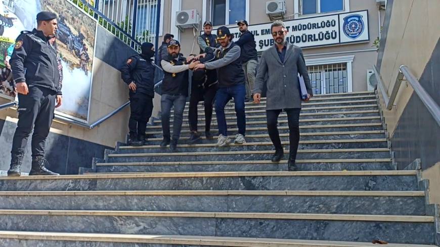 İstanbul- Şişli'de biri hamile kadın 2 kişinin öldürüldüğü olayın şüphelileri adliyeye sevk edildi