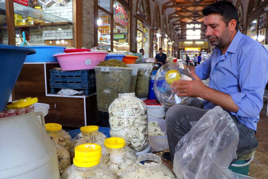 Van'ın otlu peyniri Avrupa'dan tescil beklerken, 4 ürün daha coğrafi işaret belgesi aldı