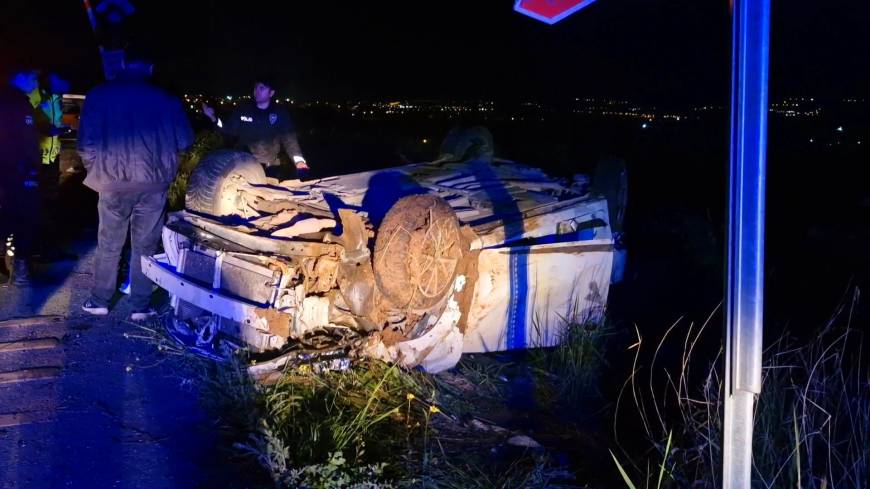 Diyarbakır’da, otomobil şarampole devrildi: 1 ölü, 3 yaralı