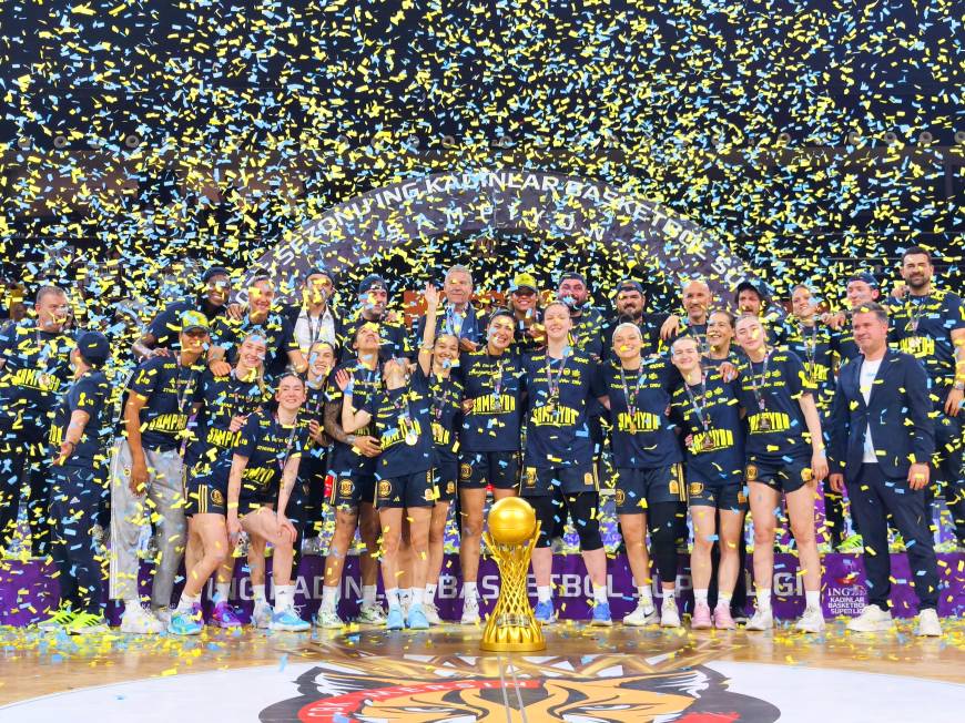 Kadınlar Basketbol Süper Ligi Şampiyonu Fenerbahçe, kupasını aldı