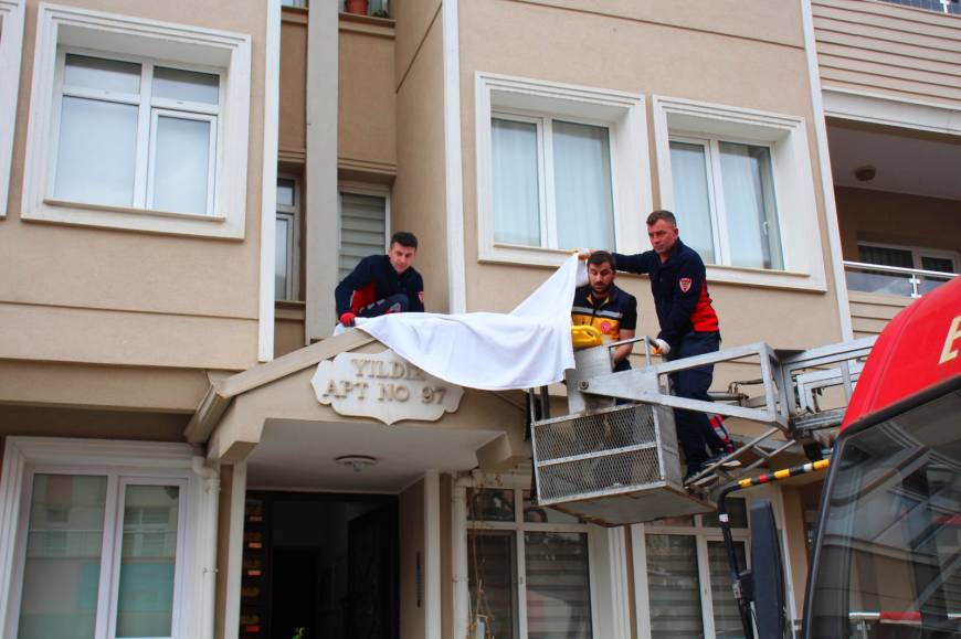 Tokat’ta Alzheimer hastası kadın, terastan sundurmanın üzerine düşüp öldü