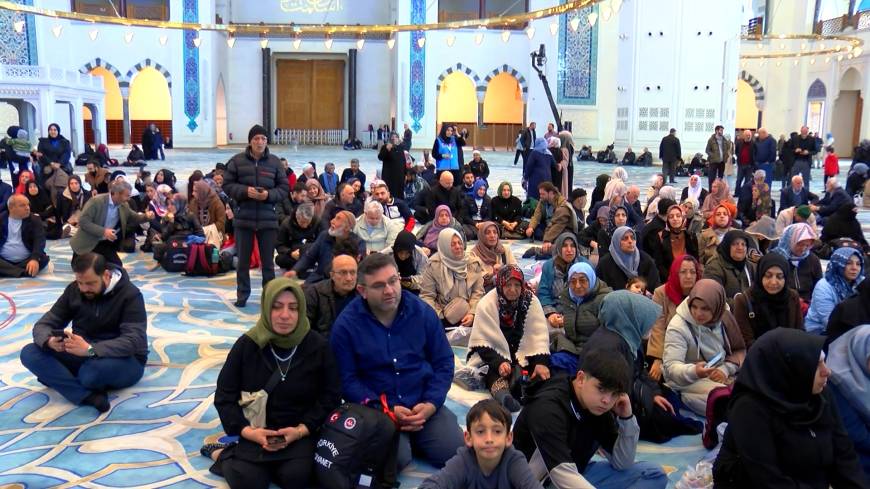 İstanbul- Diyanet İşleri Başkanı Erbaş: Türkiye Cumhuriyeti'nin büyüklüğünü orada da göreceksiniz