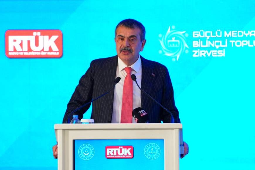 Bakan Tekin: Medya okuryazarlığı, erken yaşta kazandırılmalı