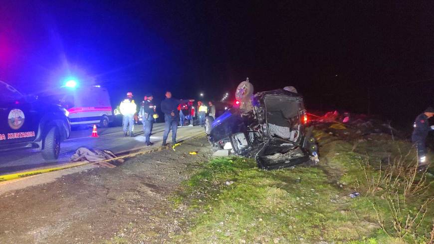 Rize’de hafif ticari araç takla attı: 3 ölü, 2 yaralı