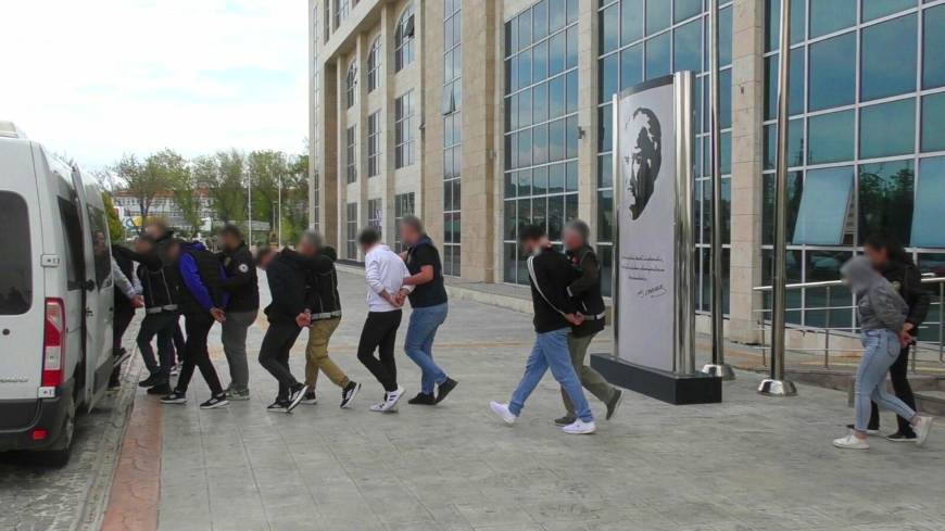 Uşak'ta uyuşturucuya 11 tutuklama