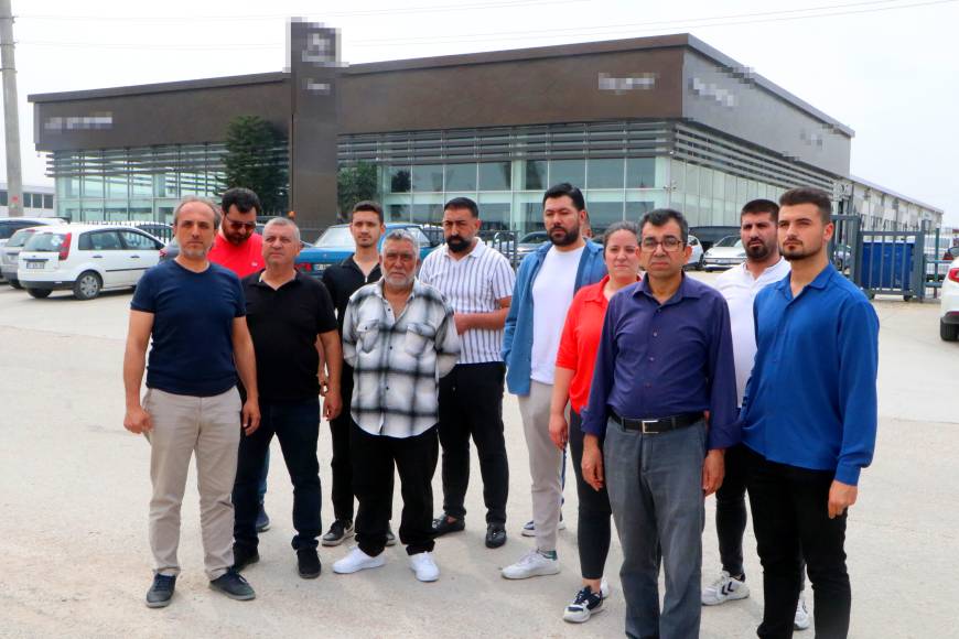 Sıfır otomobilleri sahte plaka ve ruhsatla satıp, parasını zimmetine geçirdi