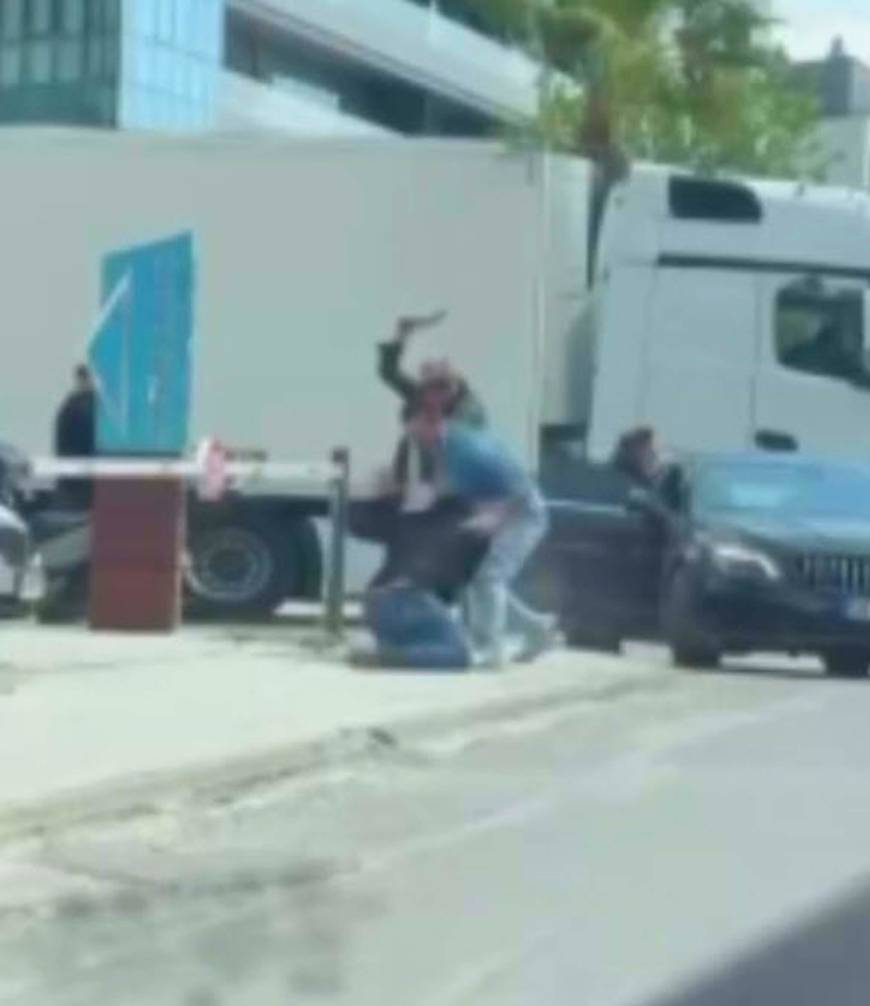 İzmir'de trafikte tartıştığı kişiyi satırla darbeden şüpheli tutuklandı