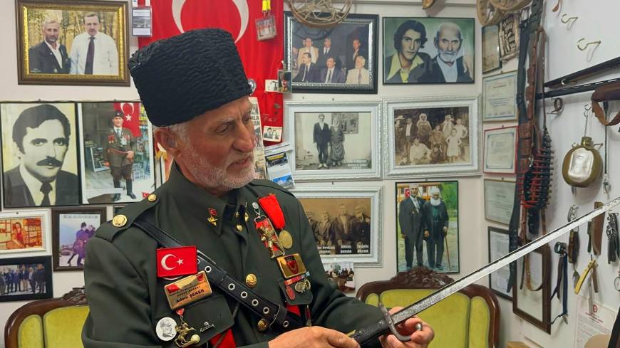  Kurtuluş Savaşı’nda mücadele eden dedesinin malzemeleriyle evin odasını müzeye çevirdi