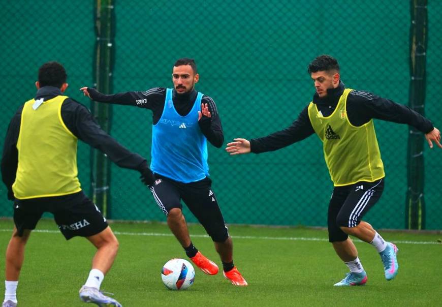 Beşiktaş, kondisyon ve taktik çalıştı