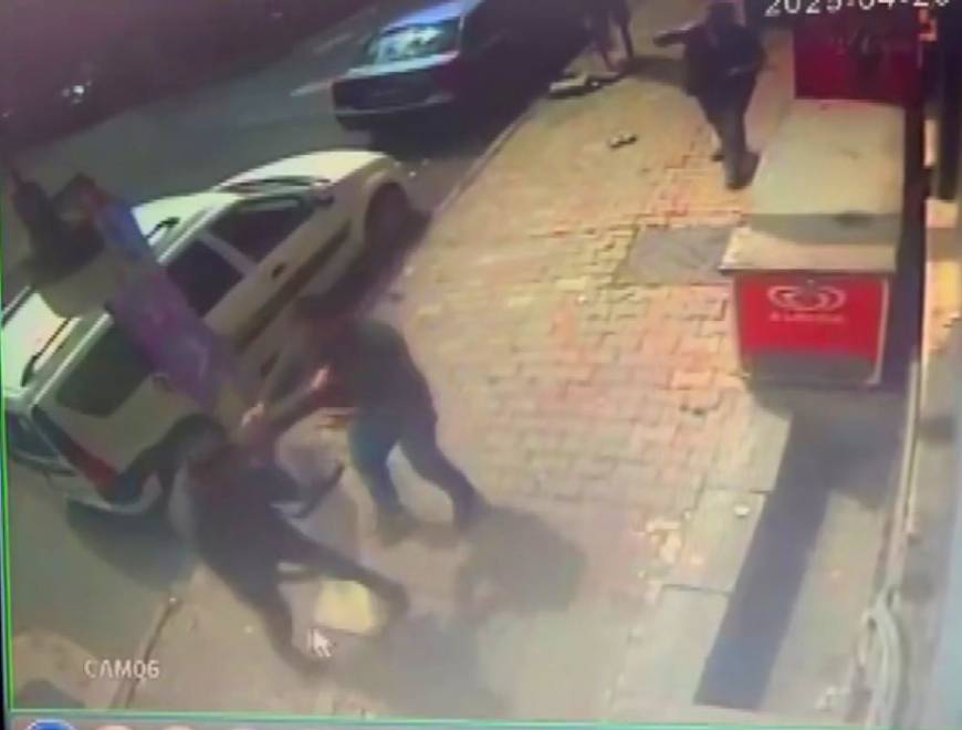 İstanbul - Esenyurt'ta kavgada husumetlisine ateş etti; yoldan geçeni öldürdü