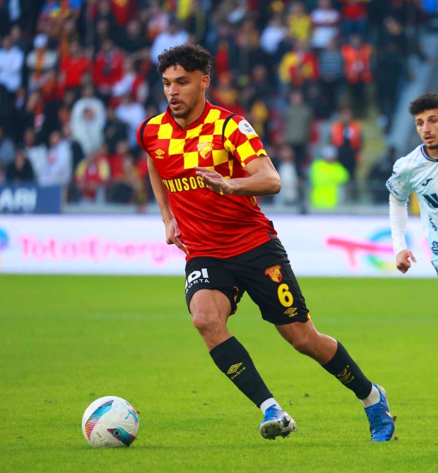 Göztepe'de Hugo yolcu, Dennis'e talip çok