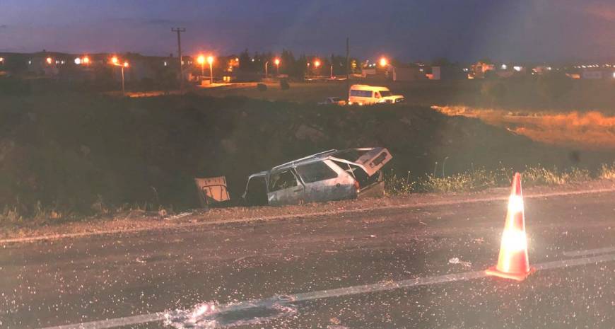 Gaziantep’te kamyonet ile otomobil çarpıştı: 3 yaralı