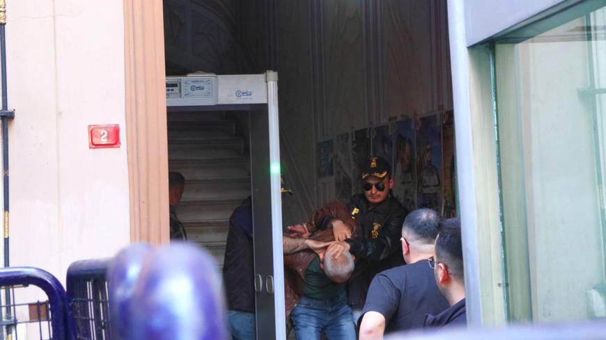 İstanbul - Özgür Özel'e yumruklu saldırıyı gerçekleştiren şüpheli gözaltına alındı
