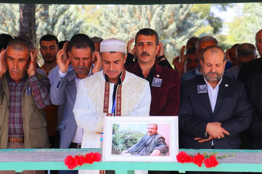 Sırrı Süreyya Önder için Diyarbakır’da gıyabi cenaze namazı kılındı